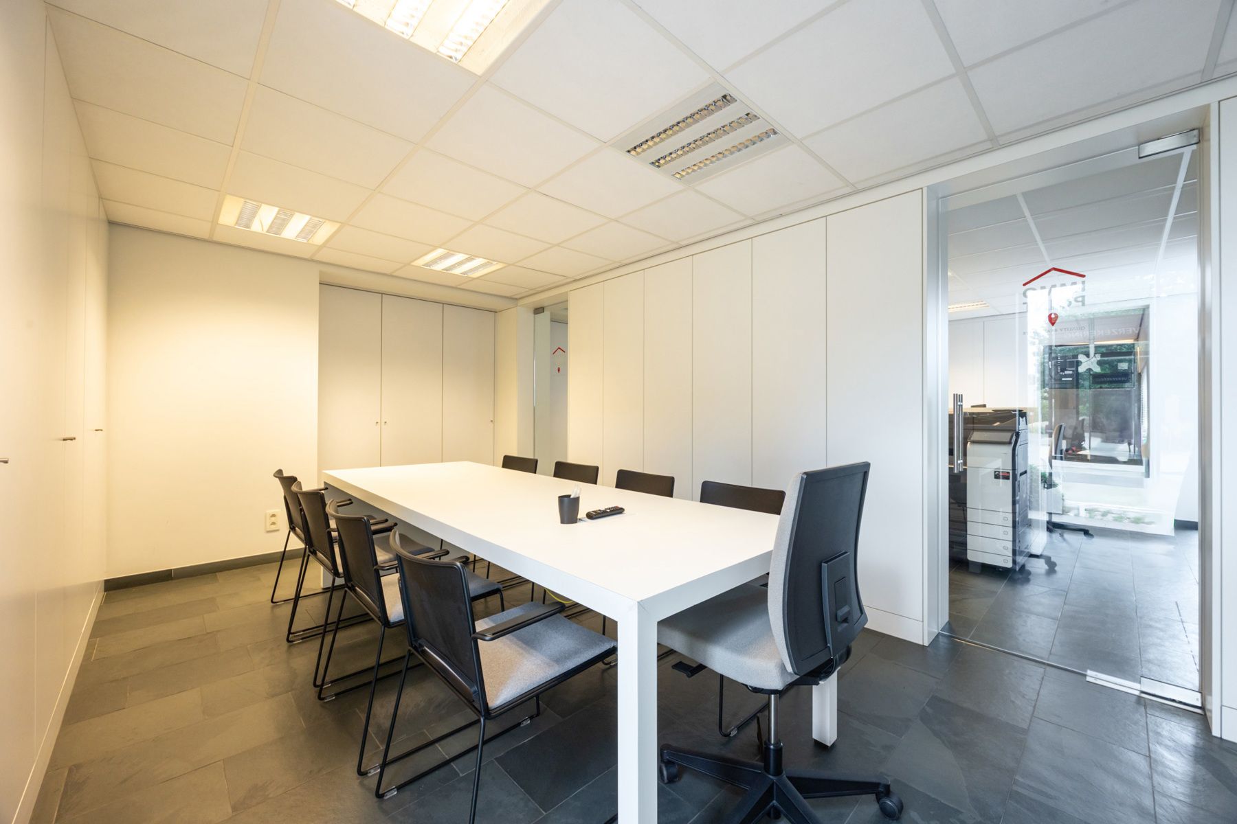 Goed gelegen kantoorruimte (circa 265m²) in het centrum van Meer (Hoogstraten) met parking. foto 18