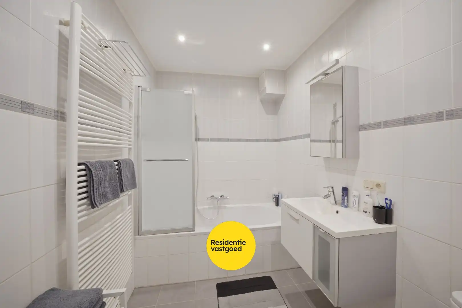 Ruime bel-étage woning met tuin en garage op rustige ligging te Bredene foto 21