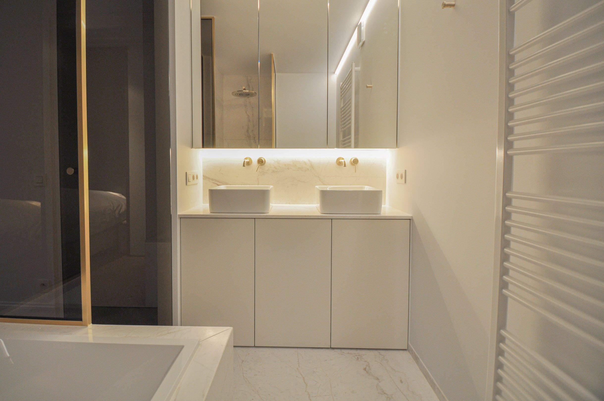 Hoogwaardig volledig gerenoveerd appartement met zijdelings zeezicht en zicht op de Kustlaan. foto 21