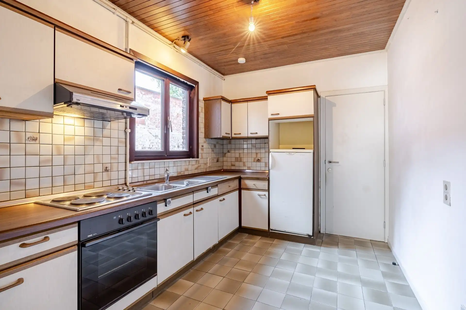 3-slaapkamerwoning met loods in het centrum van Wetteren foto 6
