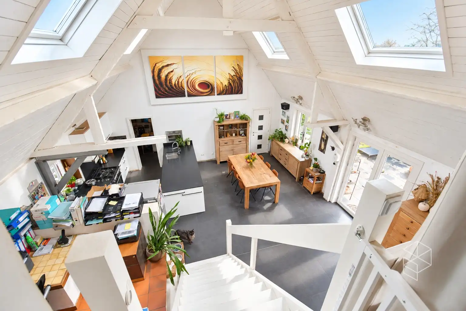 Karaktervolle woning in loftstijl met ruime loods op circa 1117 m² in Assebroek foto 18