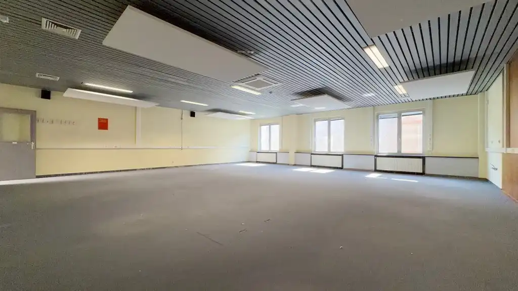 Budgetvriendelijke kantoren te huur vlakbij afrit E17 in Deinze foto 13
