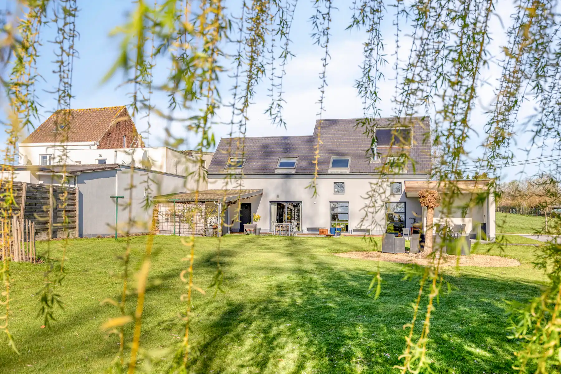 Woning met bijhorende zorgwoning / zelfstandige ruimte foto 28