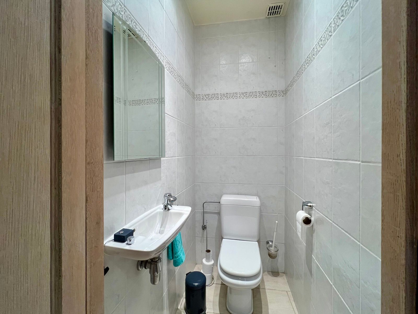 Zéér ruime gerenoveerde woning met 5 grote slaapkamers. foto 13