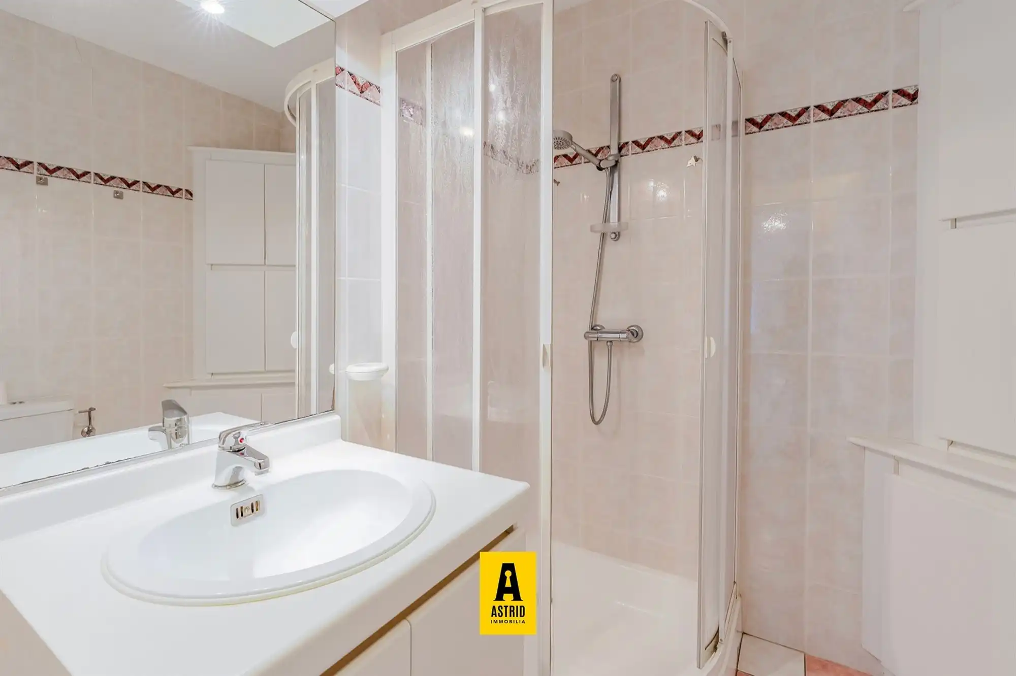 Gelijkvloers appartement op centrale ligging! foto 9