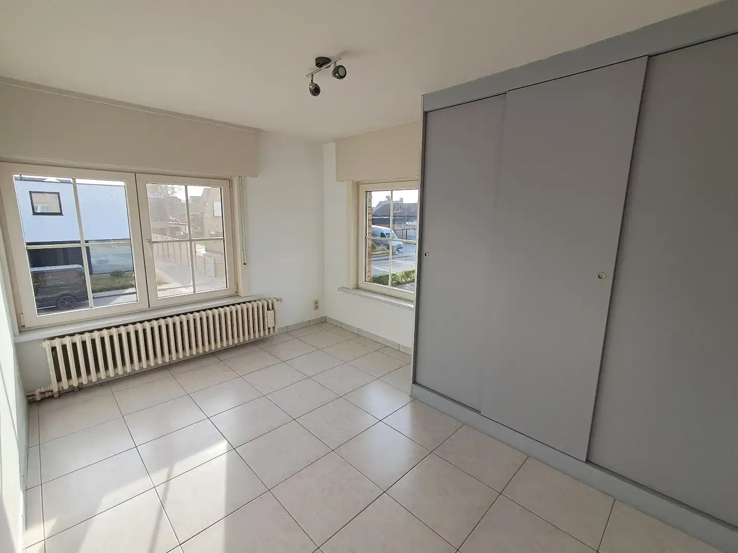 Woning in Sijsele met ruime tuin en grote garage! foto 17