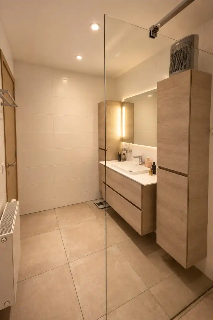 RUIM APPARTEMENT MET MAGNIFIEKE TERRASSEN NABIJ STRAND EN ZEE foto 12