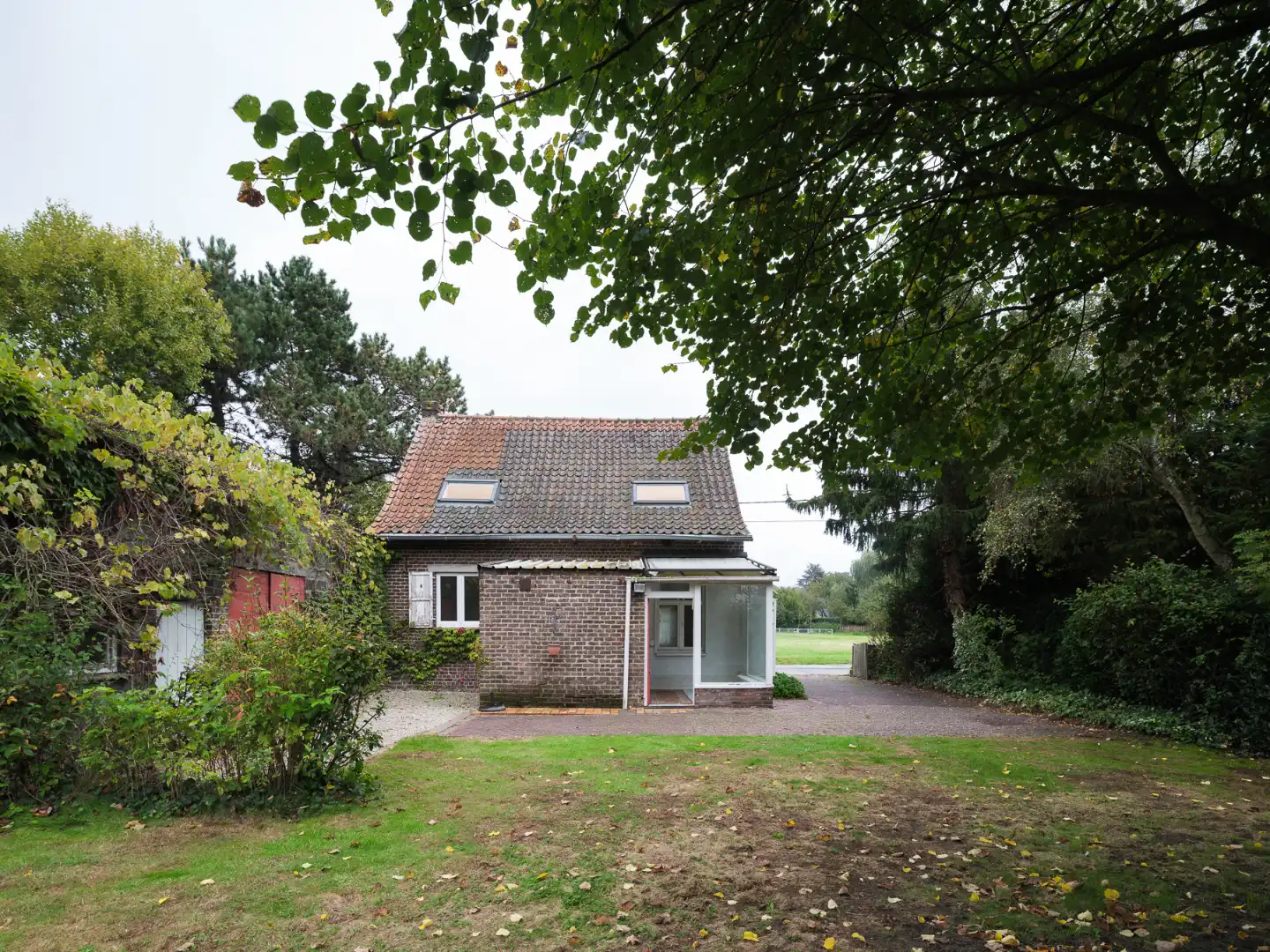 Vrijstaande woning met ruime bijbouw en veelzijdige mogelijkheden in Drongen foto 4