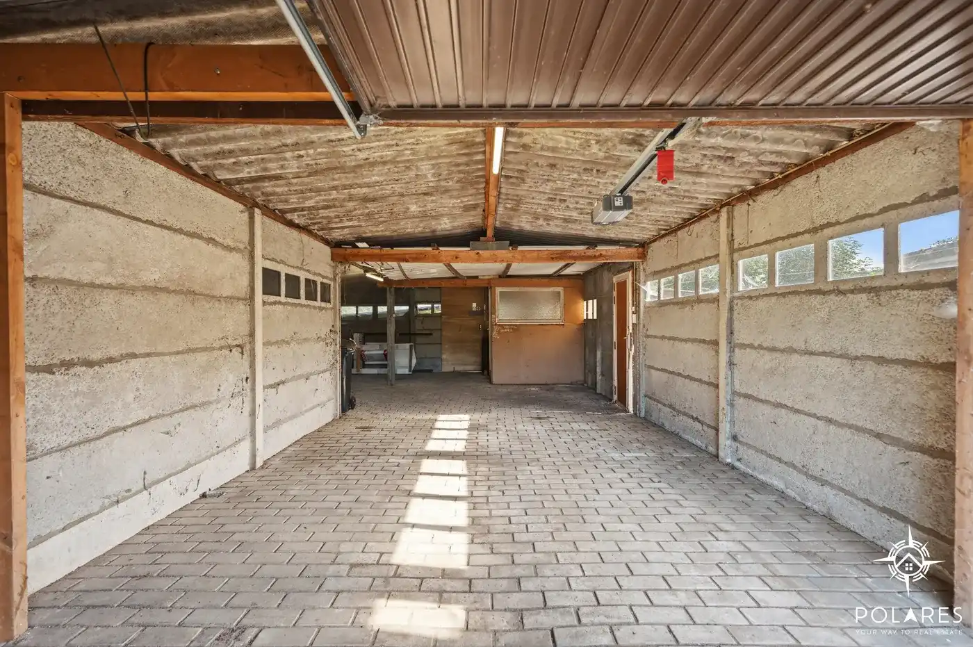 Woning op ruim perceel in doodlopende straat foto 20