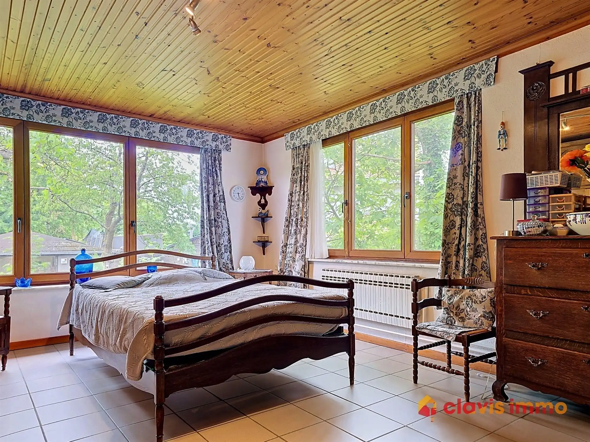 Ruime villa foto 14