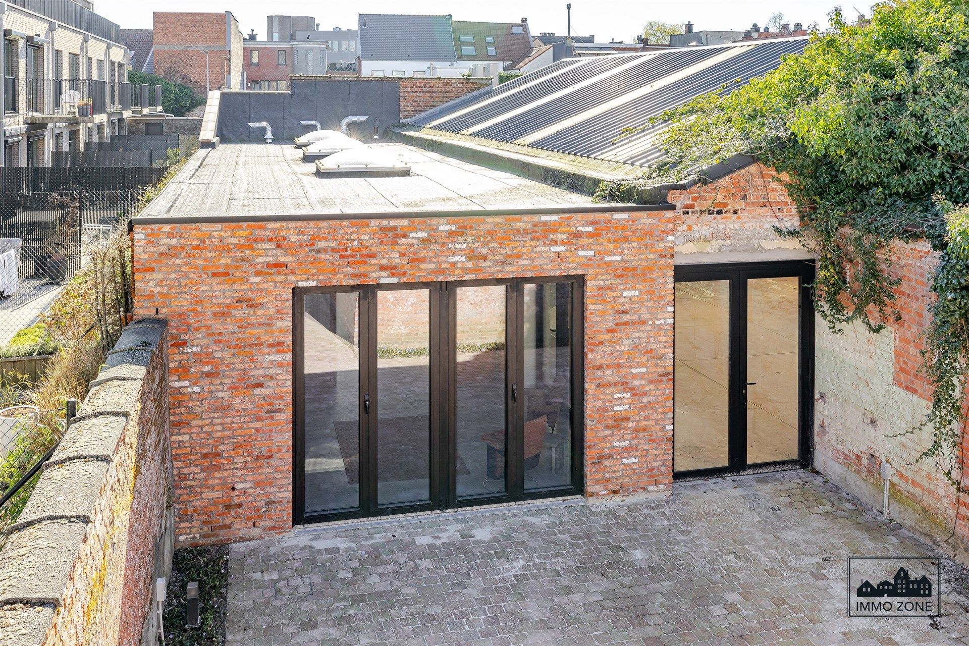 Stijlvol kantoor met veelzijdig magazijn in Sint-Niklaas foto 11