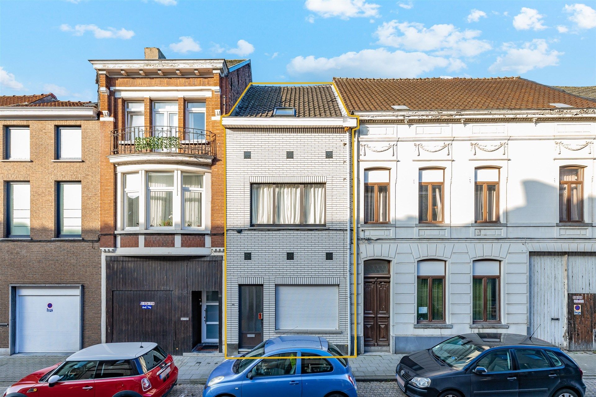 Hoofdfoto van de publicatie: Rijwoning met 4 mogelijke slaapkamers tussen Varkensmarkt en OLV-ziekenhuis