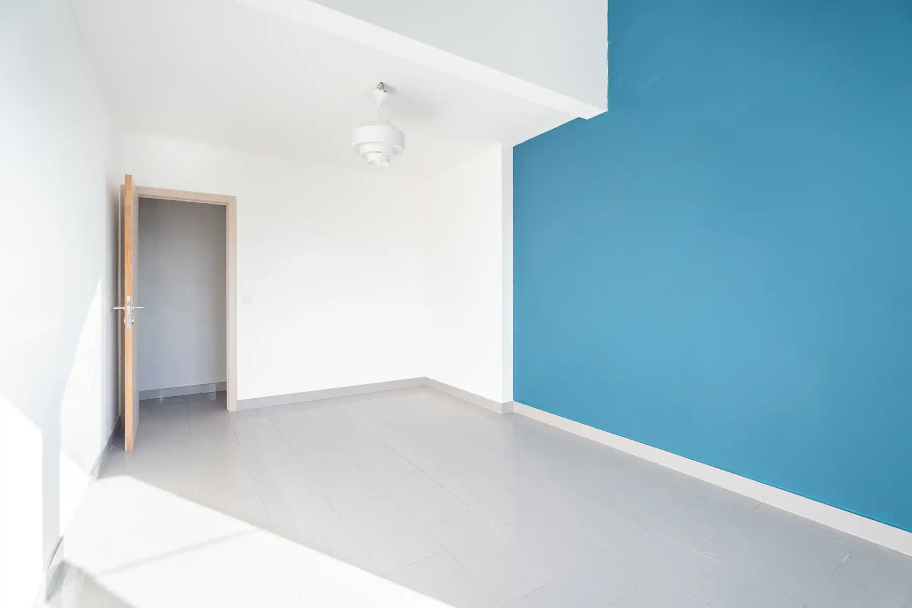 Ruim instapklaar duplex appartement te Sint-Pieters-Leeuw foto 9