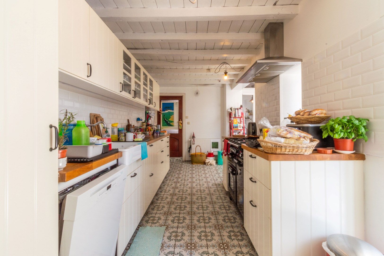 Ruime (196m²) en goed onderhouden woning met 3 slaapkamers! foto 7