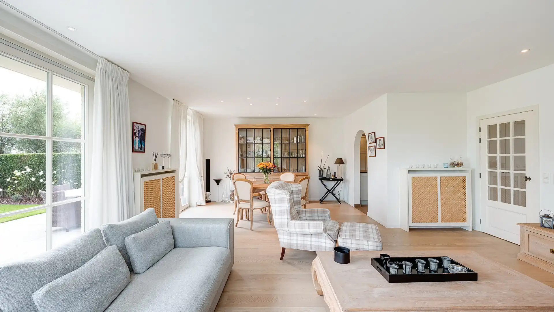 Mooie recente woning rustig gelegen in Knokke, op enkele passen van Duinenwater, de zee en het centrum. foto 5