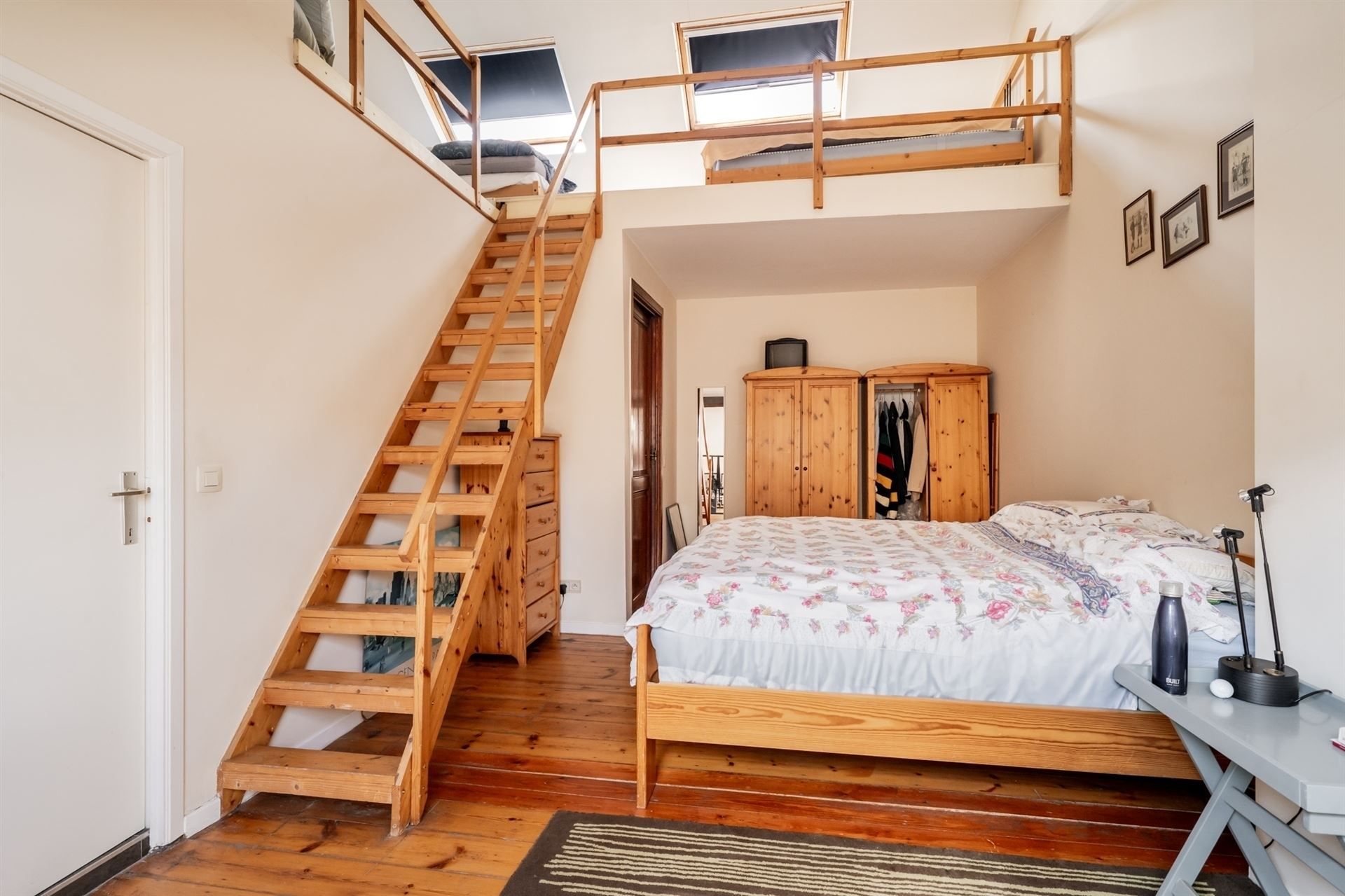 Prachtig herenhuis op een toplocatie in de EU-wijk foto 24