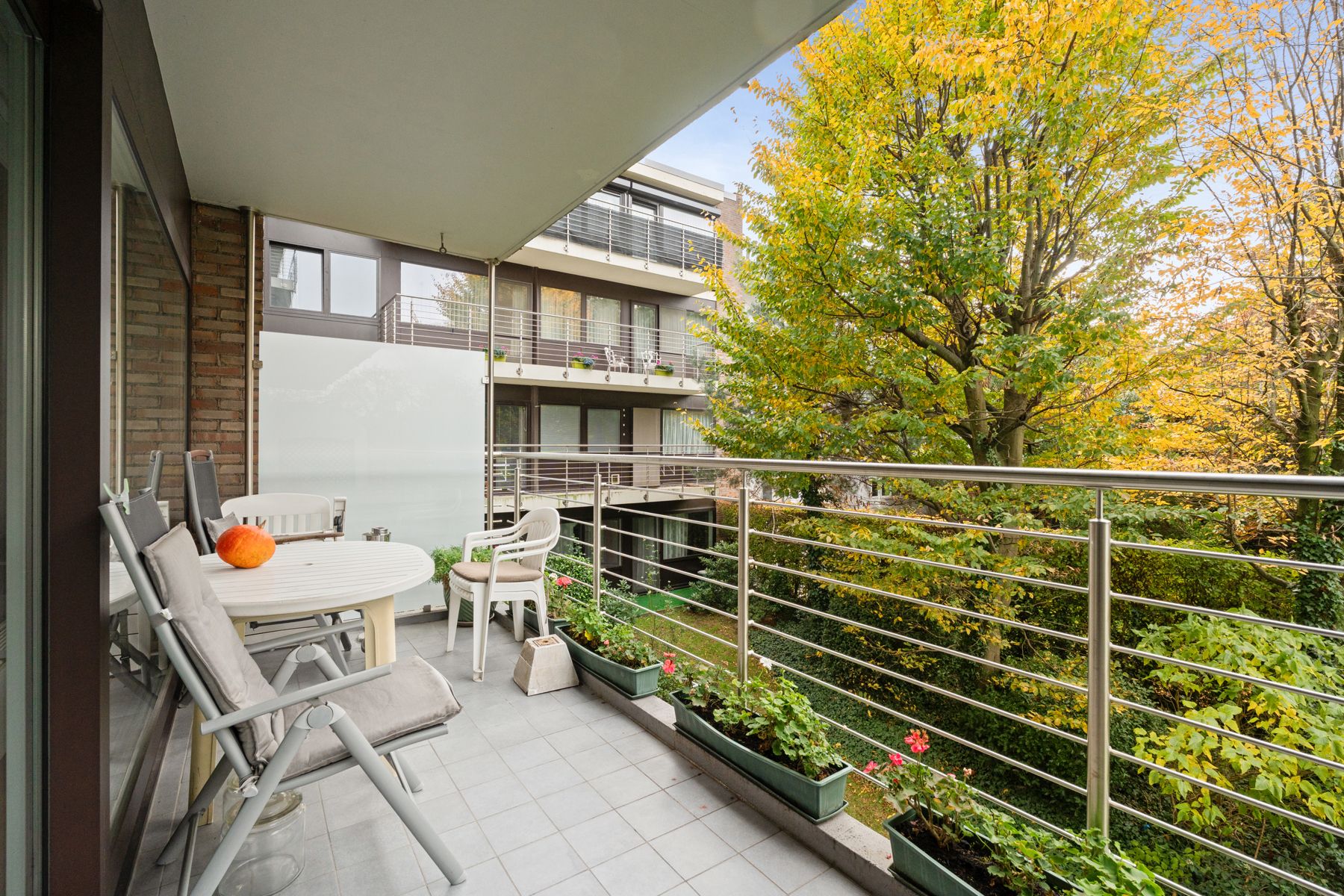 3 slaapkamer appartement, ondergrondse staanplaats & kelder  foto 7