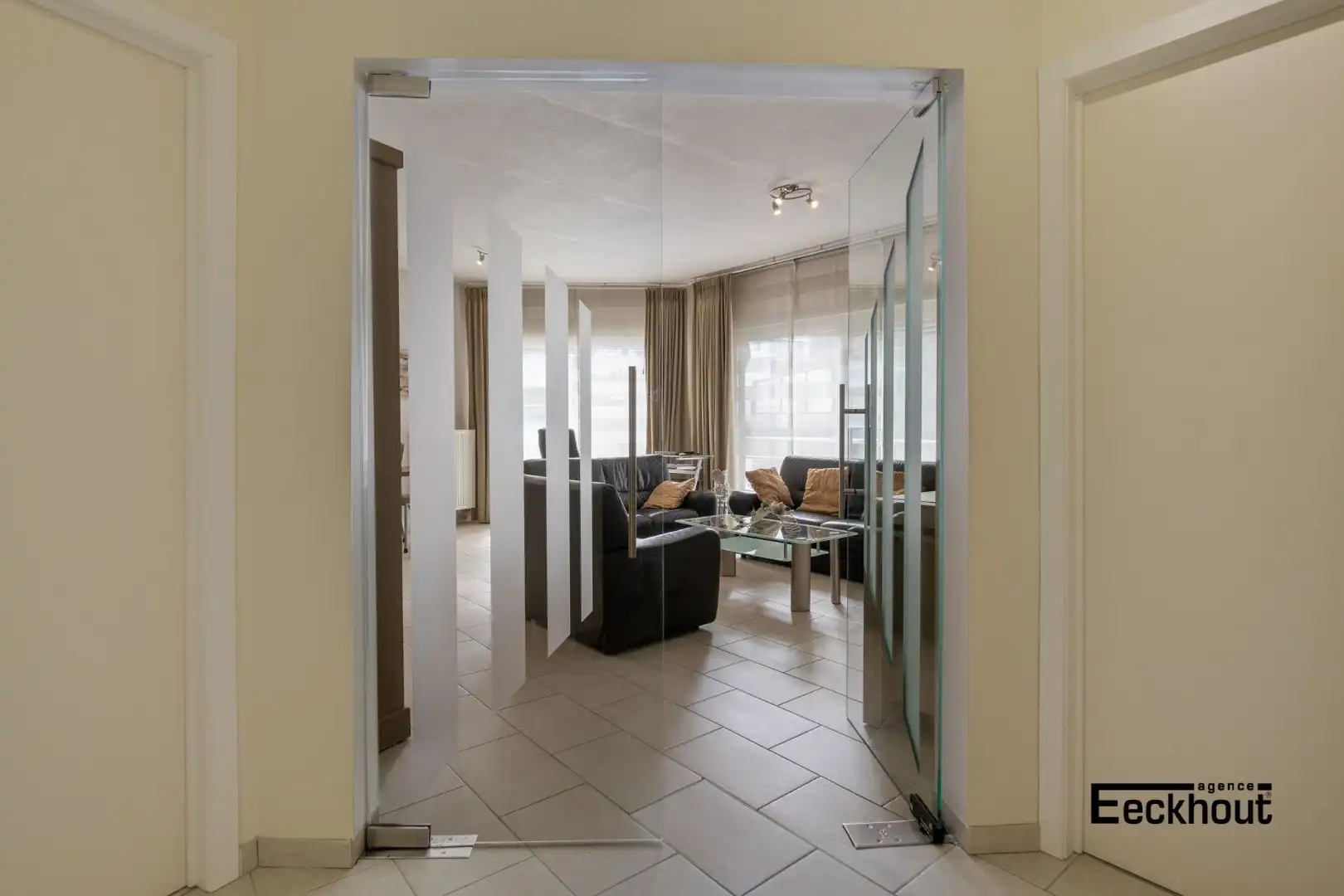 Recent gelijkvloersappartement op een prachtige locatie in centrum Oostende! foto 8