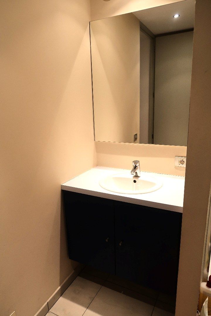 Ruim instapklaar appartement met 2 slaapkamers en 3 terrassen nabij het centrum van Roeselare foto 6