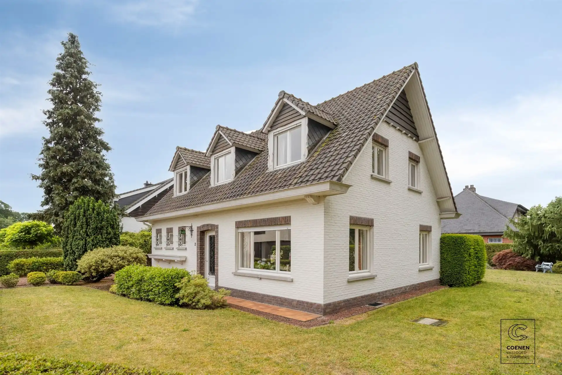 Hoofdfoto van de publicatie: Te renoveren woning op een TOPlocatie te Schilde!