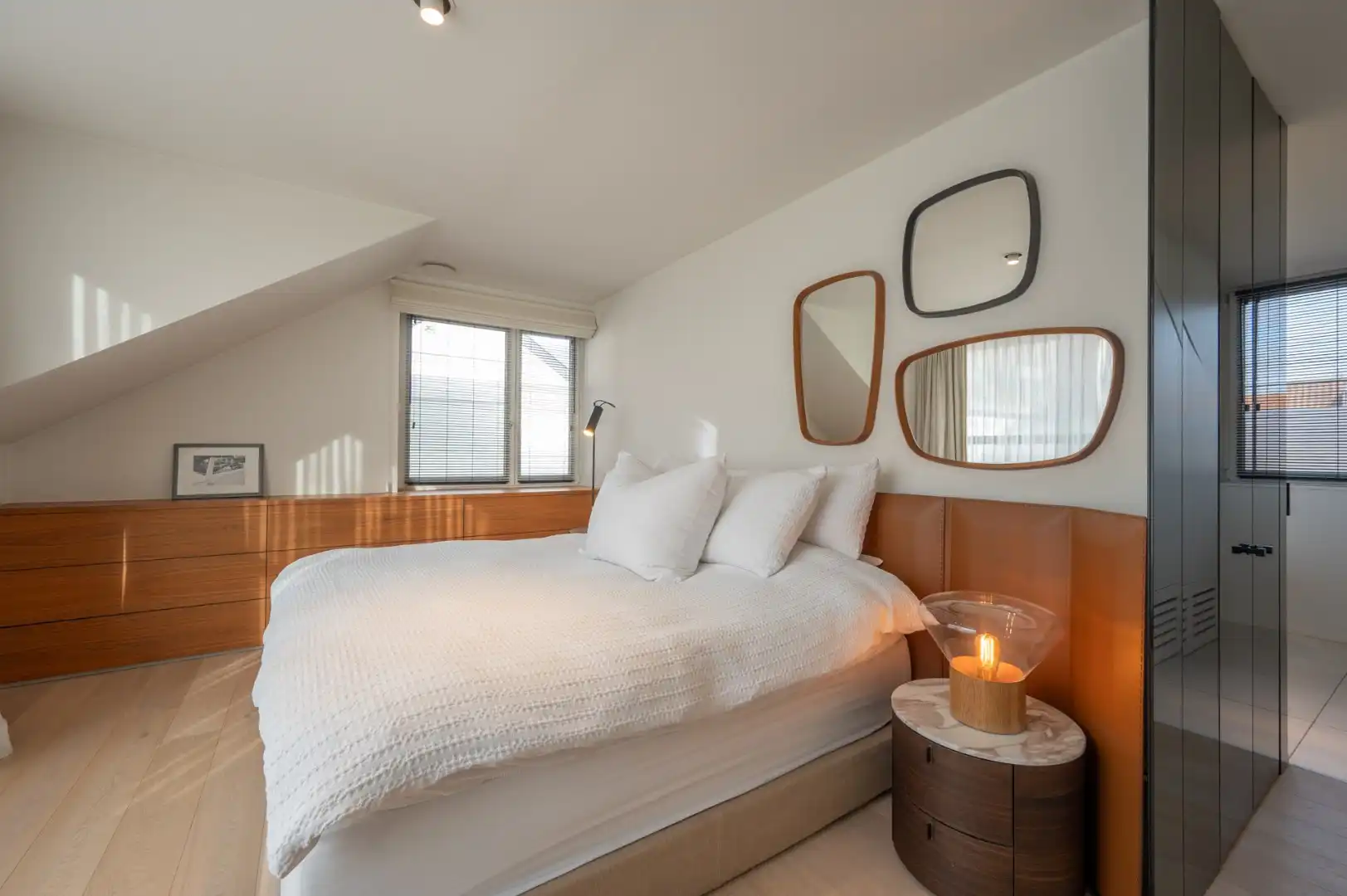 Lichtrijke bel-etage woning nabij van het Oosthoekplein in Het Zoute foto 15