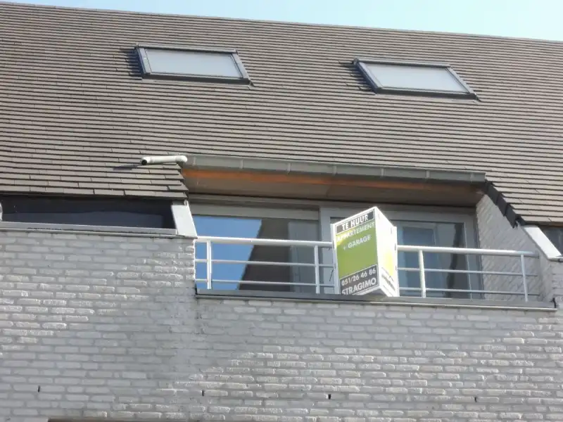 Ruim twee slaapkamer DUPLEX-APPARTEMENT met terras & gelijkvloerse garage foto 3