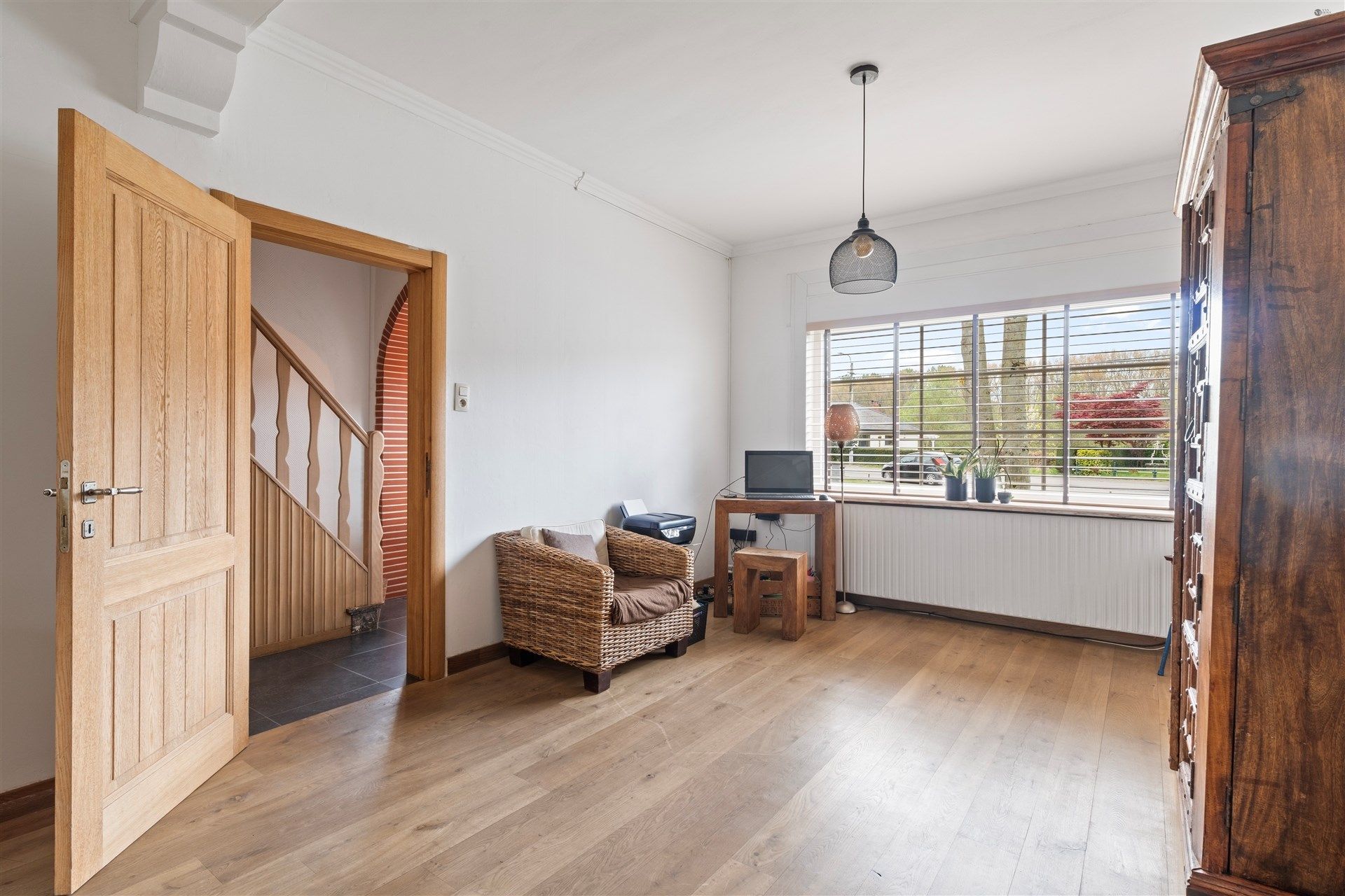 Indrukwekkende woning op een ruim perceel van 2208 m². foto 5