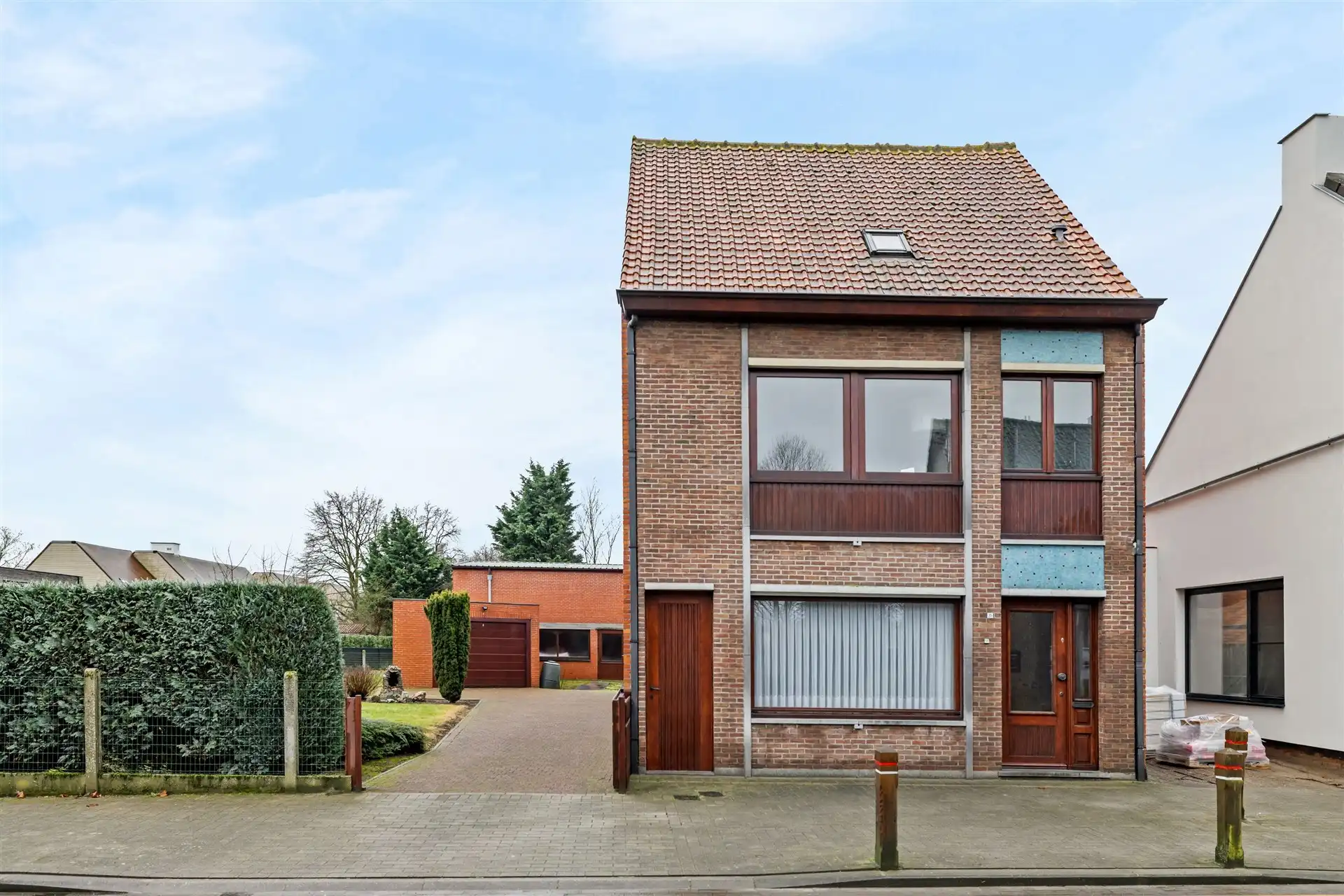 Hoofdfoto van de publicatie: Instapklare gezinswoning met bijgebouwen op 520m²