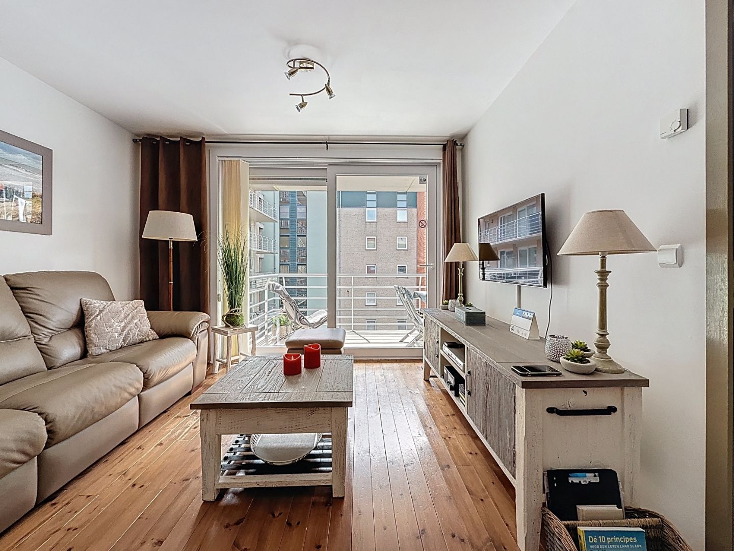 Gemeubeld appartement met terras nabij het strand te Nieuwpoort foto 2