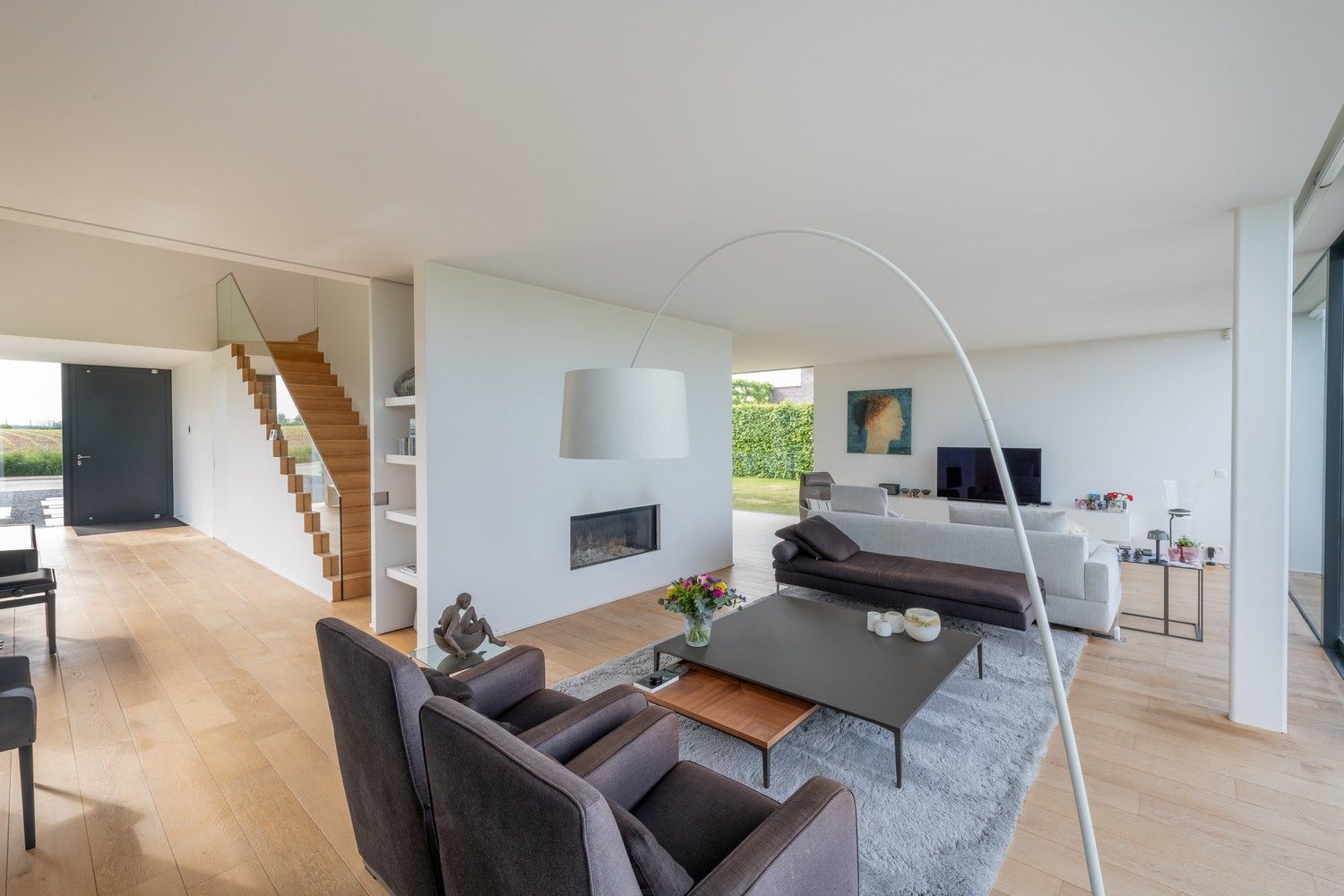Moderne villa in een groene oase van rust foto 6