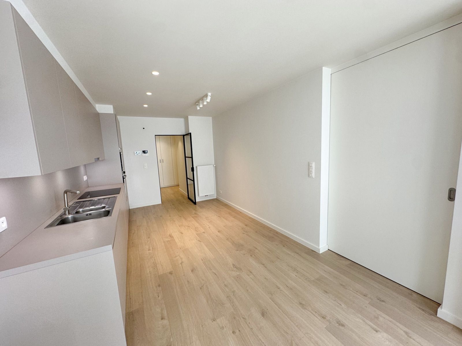 modern 1-slaapkamerappartement in hartje Kortrijk foto 4