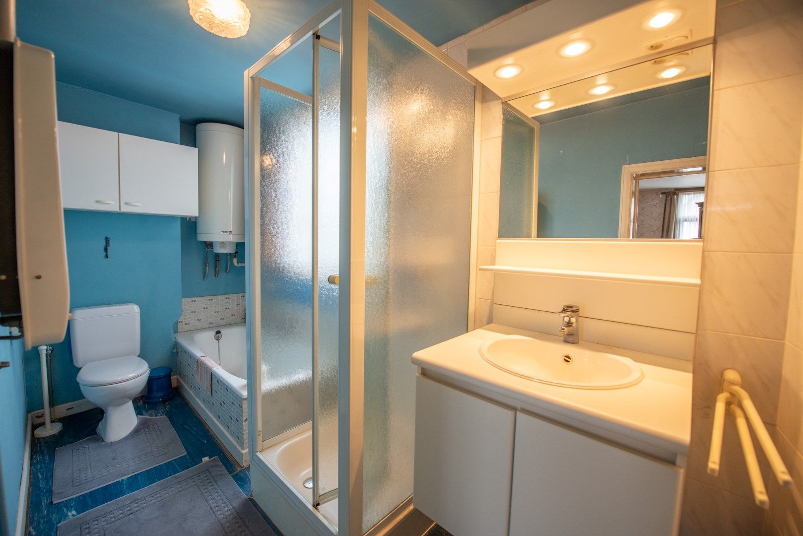 Te renoveren woning met 2 slaapkamers en gezellige binnenkoer foto 9