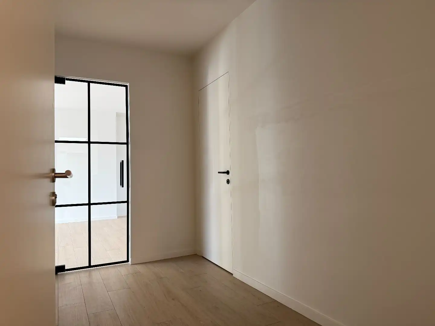 Exclusief penthouse met terrassen, carport en garage foto 2