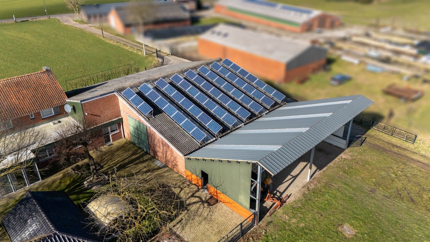 Prachtige hoeve op een ruim perceel van maar liefst 5ha 12a 12ca foto 6