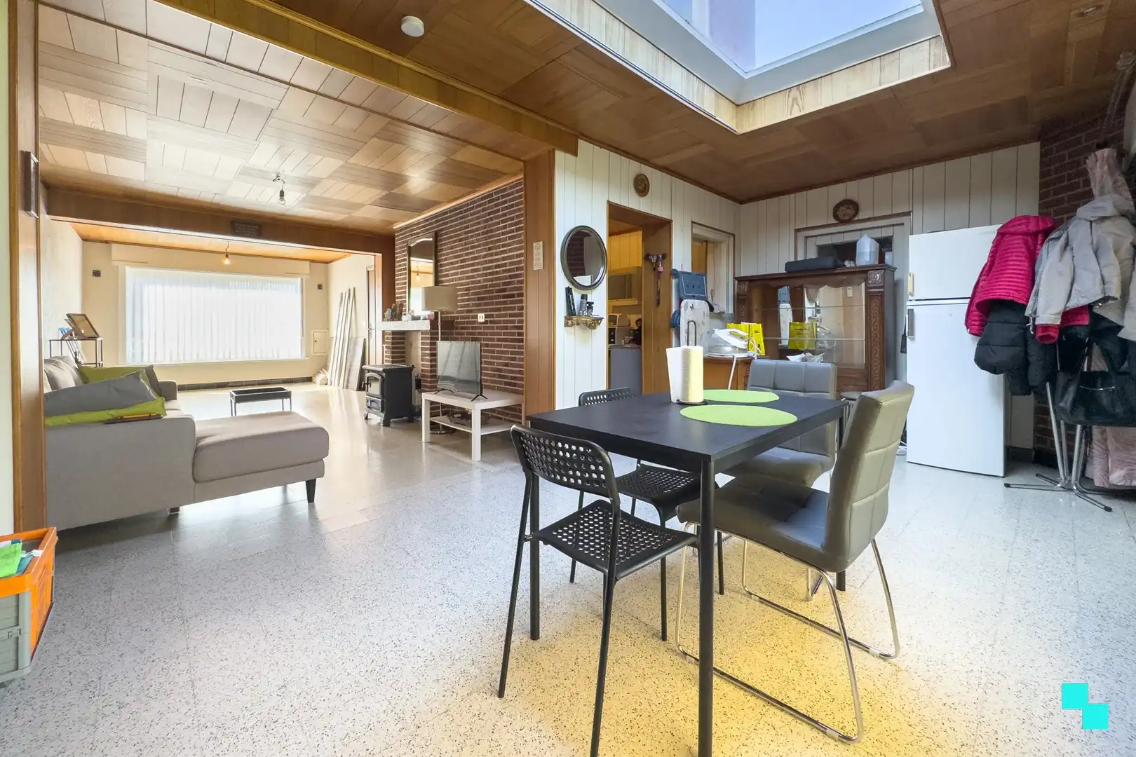 Halfopen woning in doodlopende straat te Sint-Eloois-Winkel foto 9