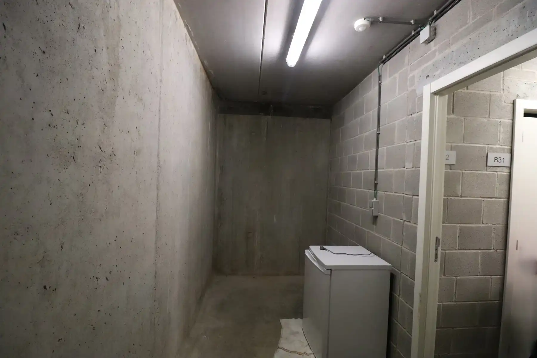 Studio op de dakverdieping met lift,  terras en kelderberging. foto 12