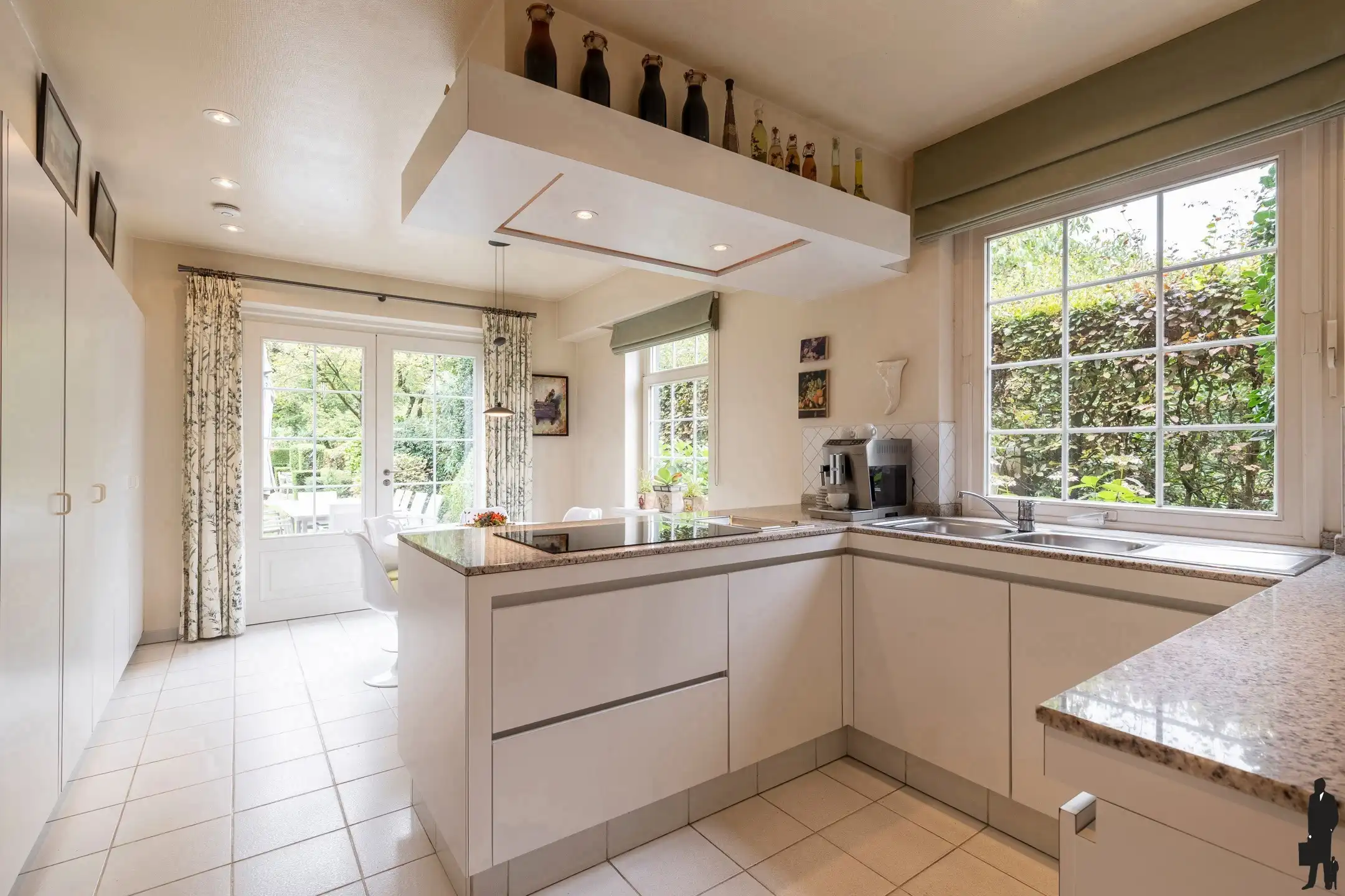 Villa met kantoor en 5 slpk. in groene rand van Turnhout foto 13