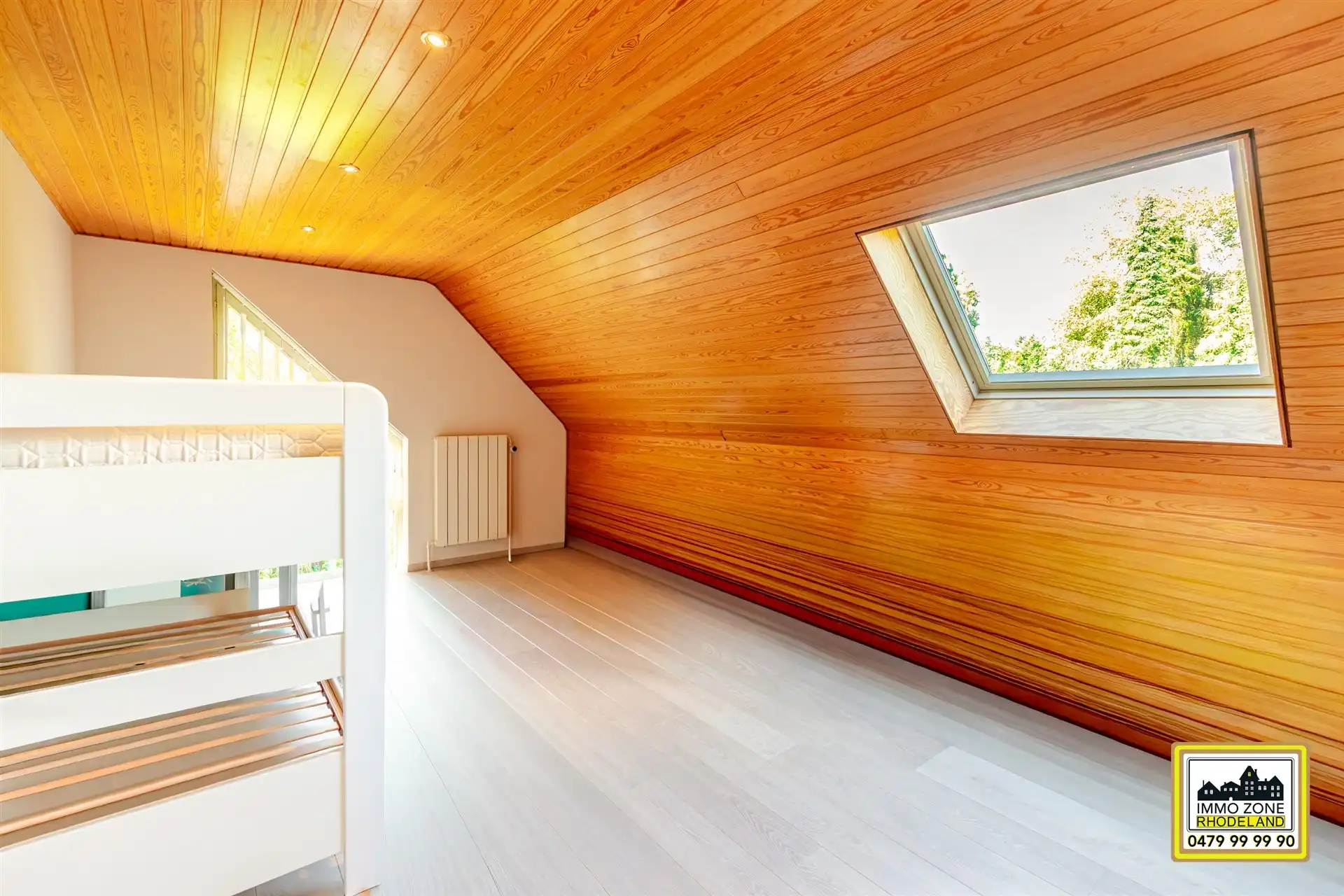 Prachtige villa met grote tuin met ideale ligging foto 24