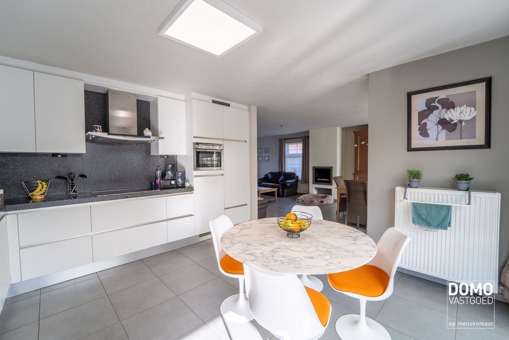 Ruime villa met paardenaccommodatie en wedstrijdstal gelegen te Herk-de-Stad - EPC-label: B - Bewoonbare vloeroppervlakte: 296m² foto 10