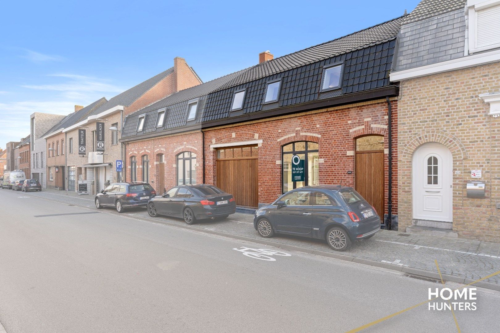 Charmant gerenoveerde woning op een strategische locatie in het hart van Dikkebus. foto {{pictureIndex}}