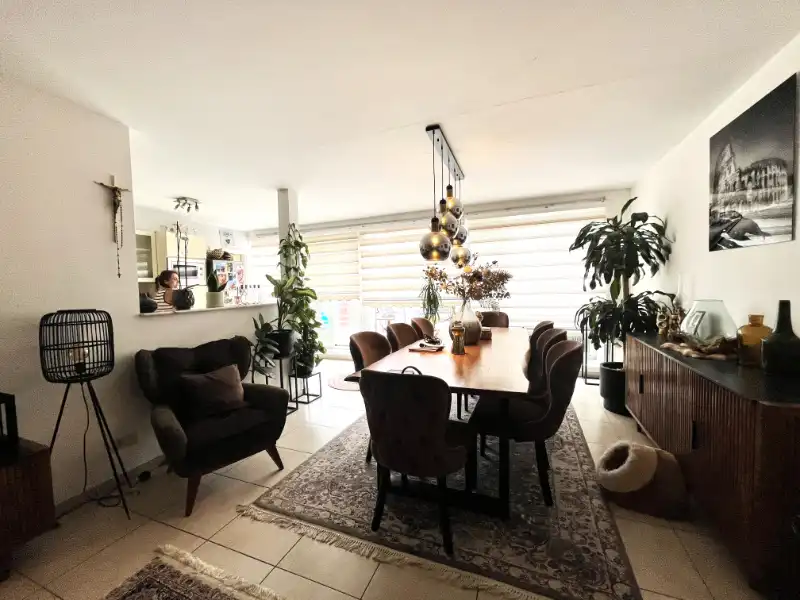 Centrum gelegen app. met 2 slpkms en garage foto 4