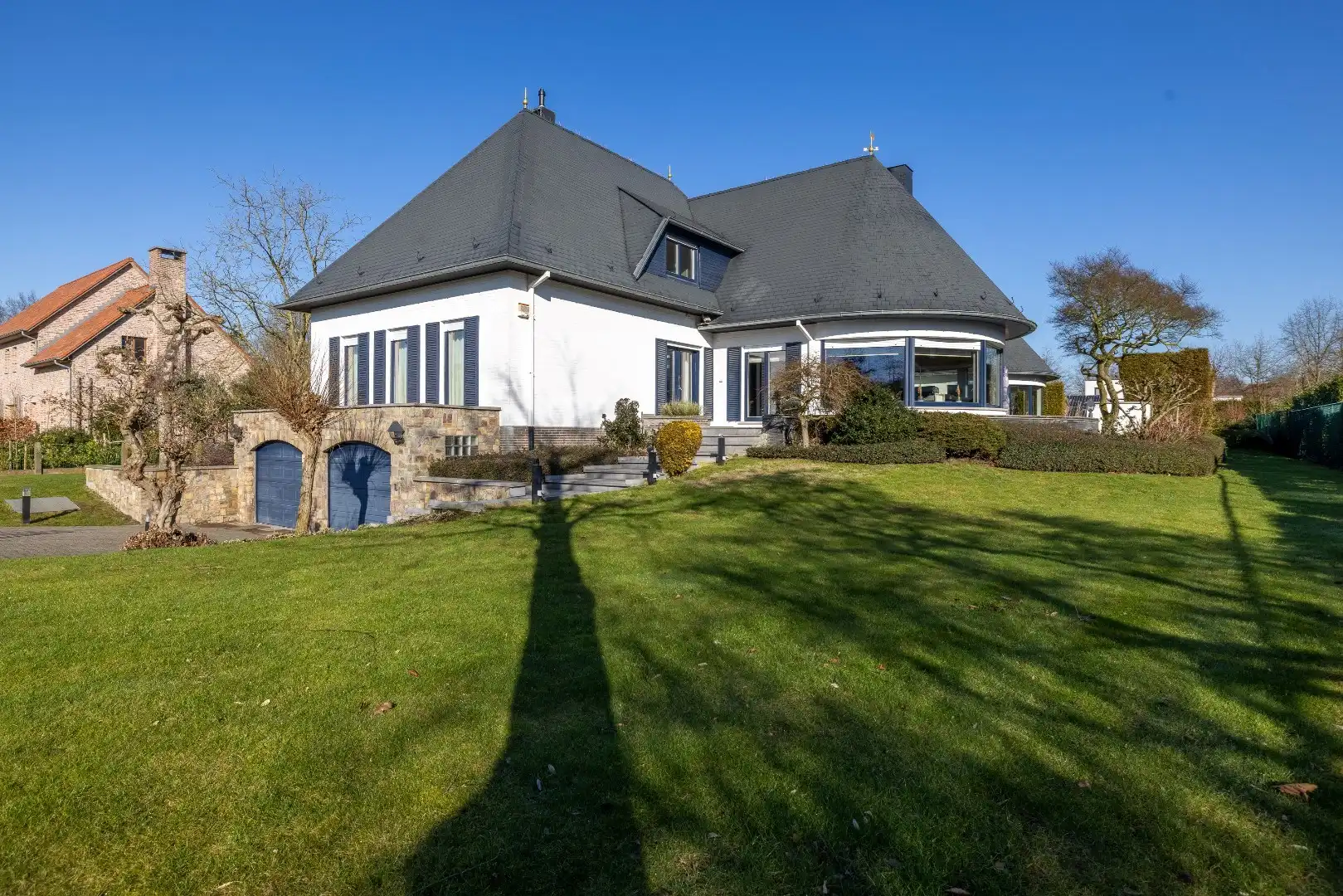 Prachtige villa met binnenzwembad op een toplocatie  foto 24