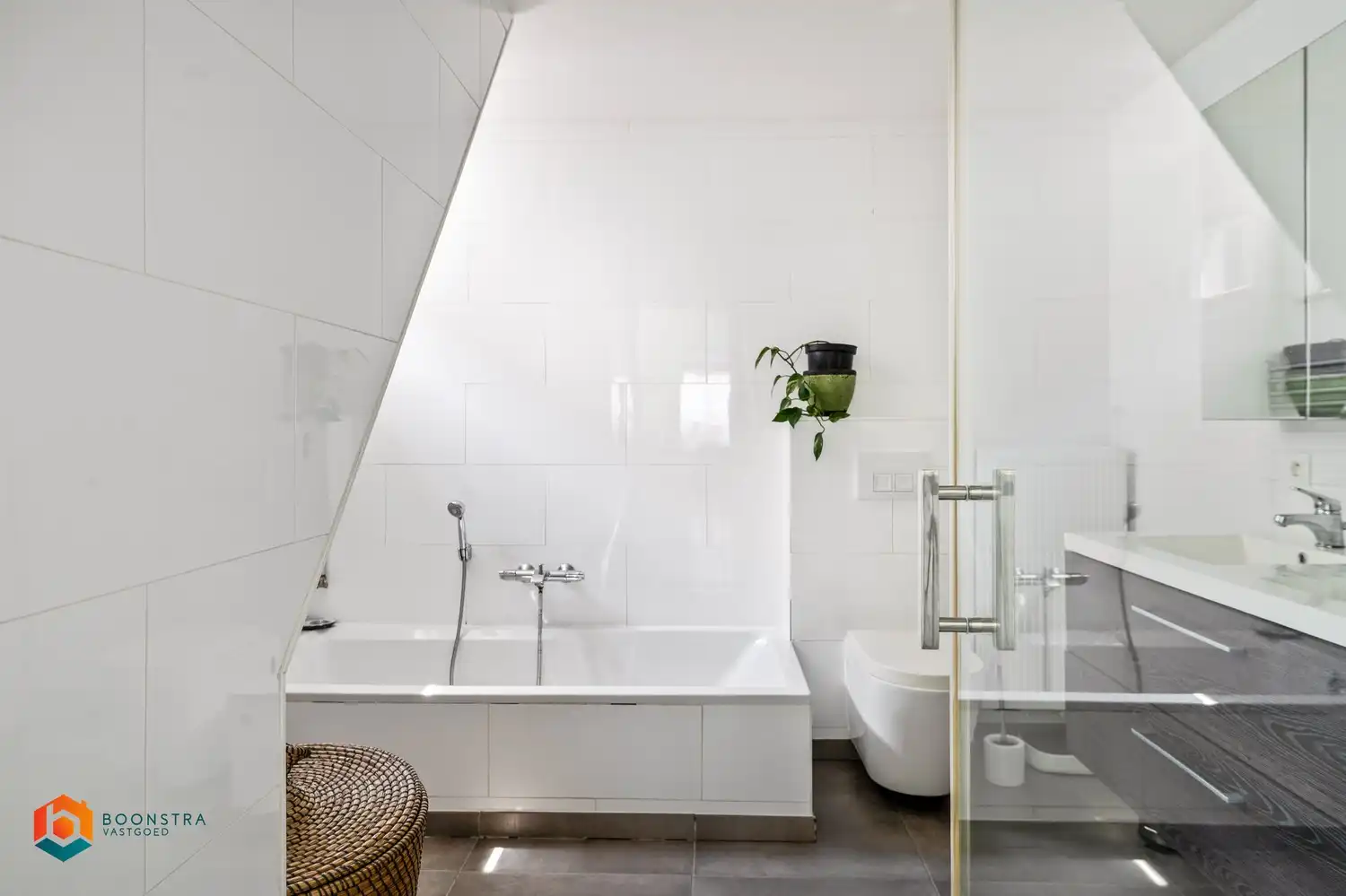 Instapklare woning met 3 slpkrs met gezellig terras en tuin te Putte foto 11