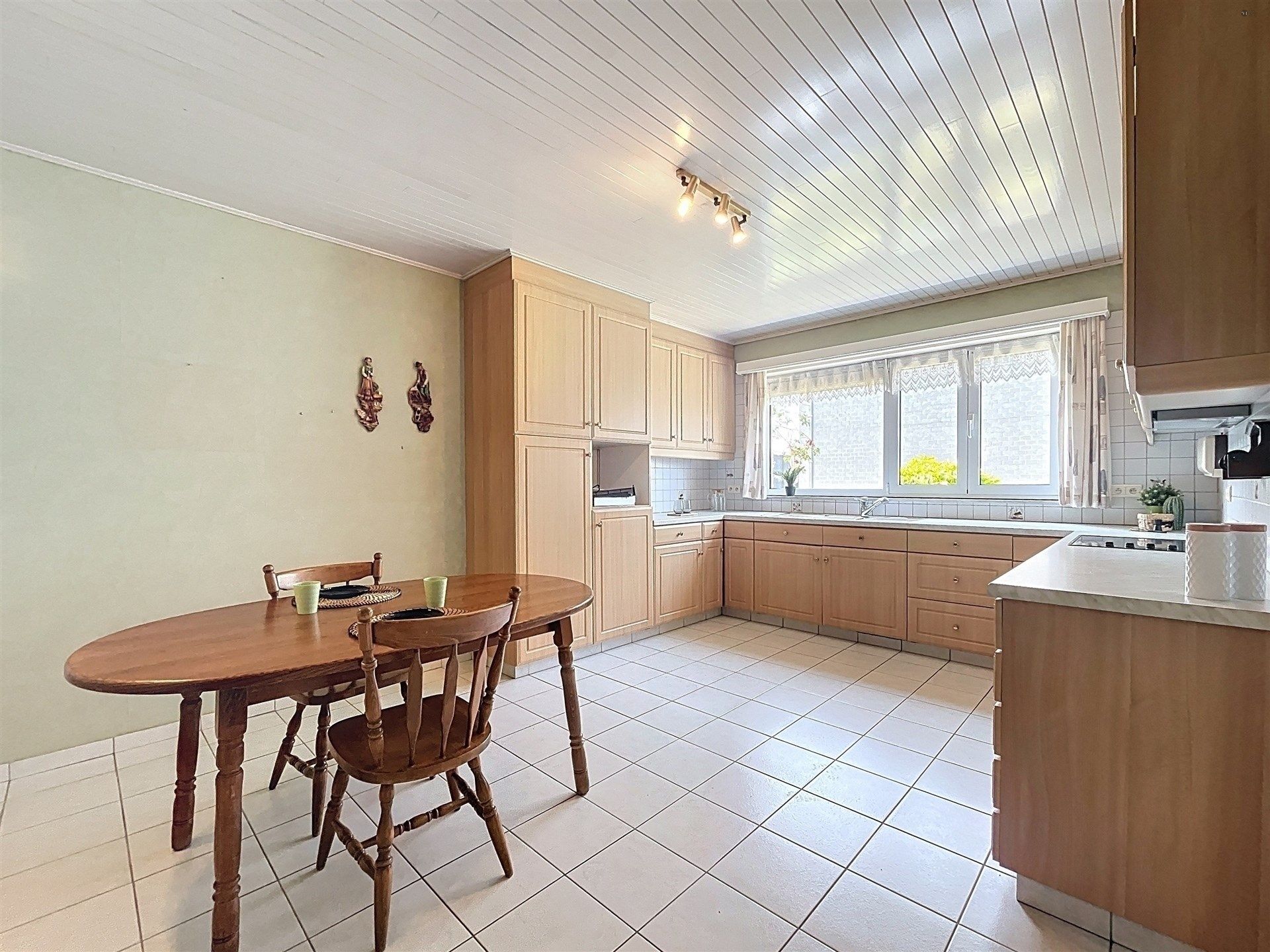 Open bebouwing/bungalow met garage op perceel van 1038m² foto 3