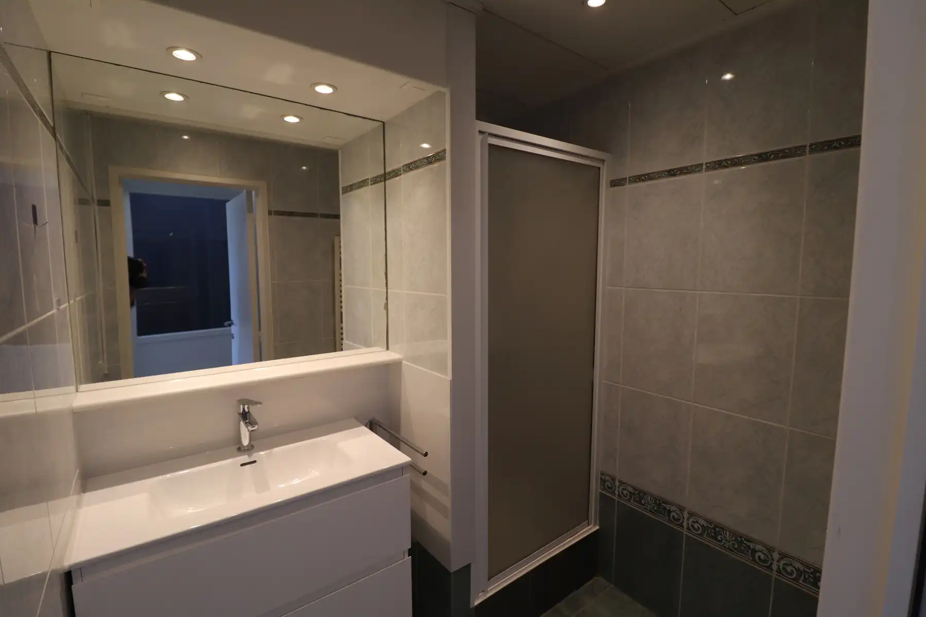 Appartement op de 3de verdieping met 2 slaapkamers en lift. foto 13
