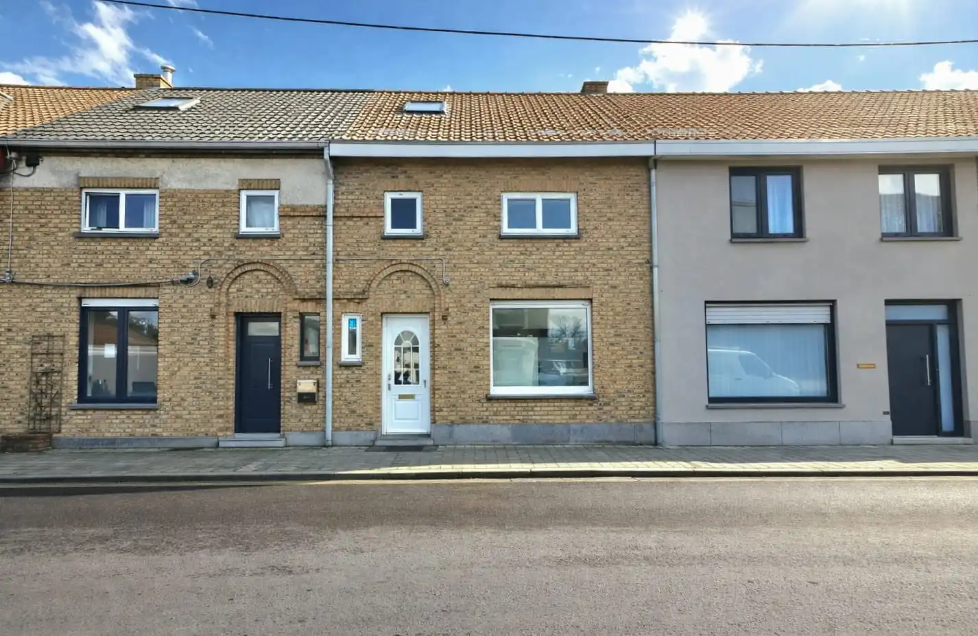 GERENOVEERDE WONING MET 3 SLAAPKAMERS EN TUIN IN HARTJE TIELT foto {{pictureIndex}}