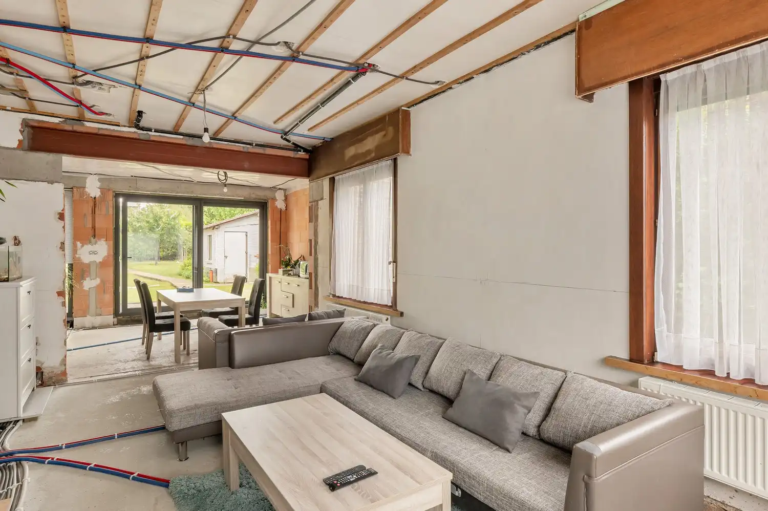 Ruime rustige vrijstaande woning met nieuwbouw-uitbouw foto 2