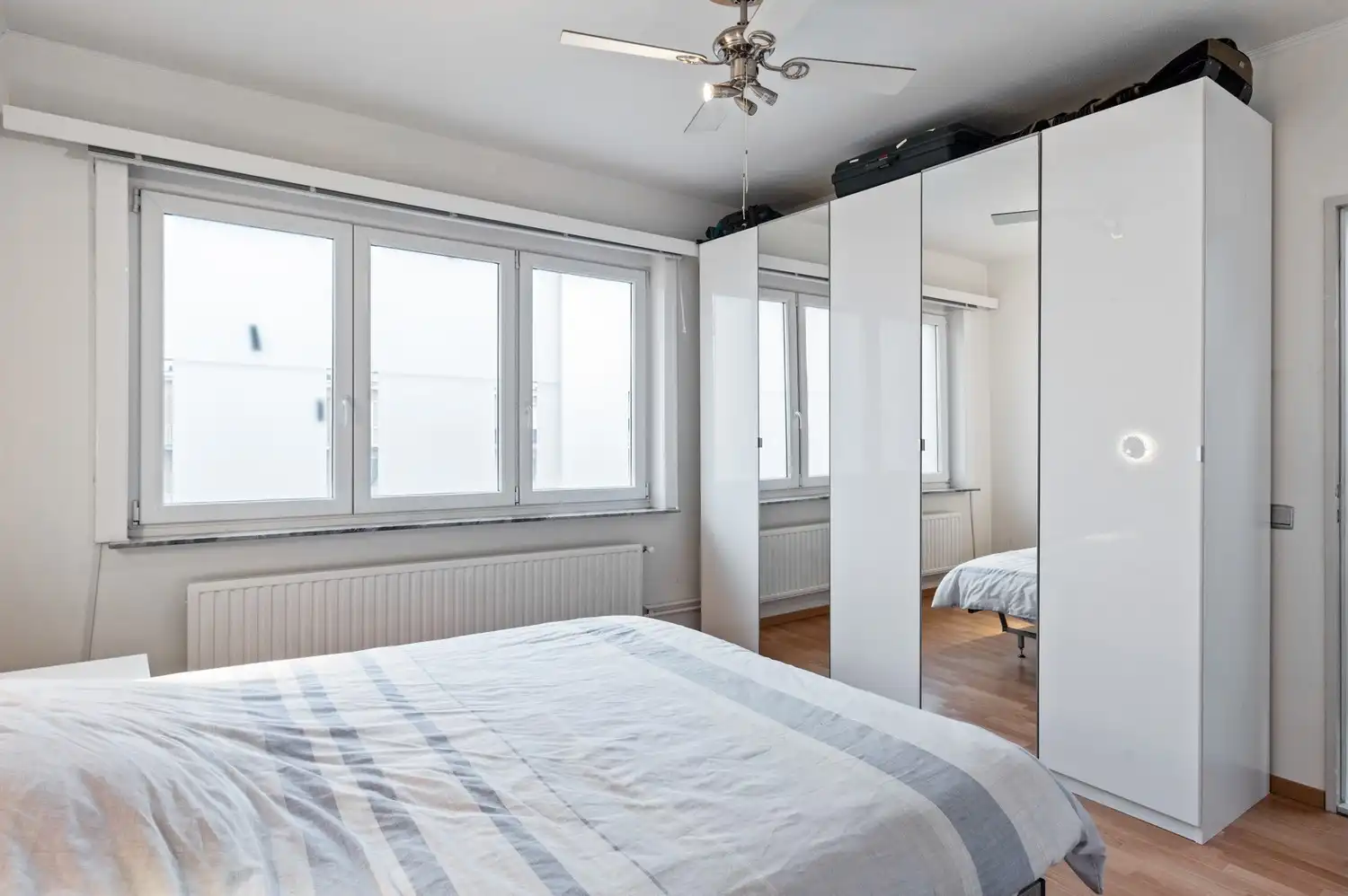 Recent gerenoveerde bel-etage&nbsp;met 3 slaapkamers te koop in Hoevenen! foto 11