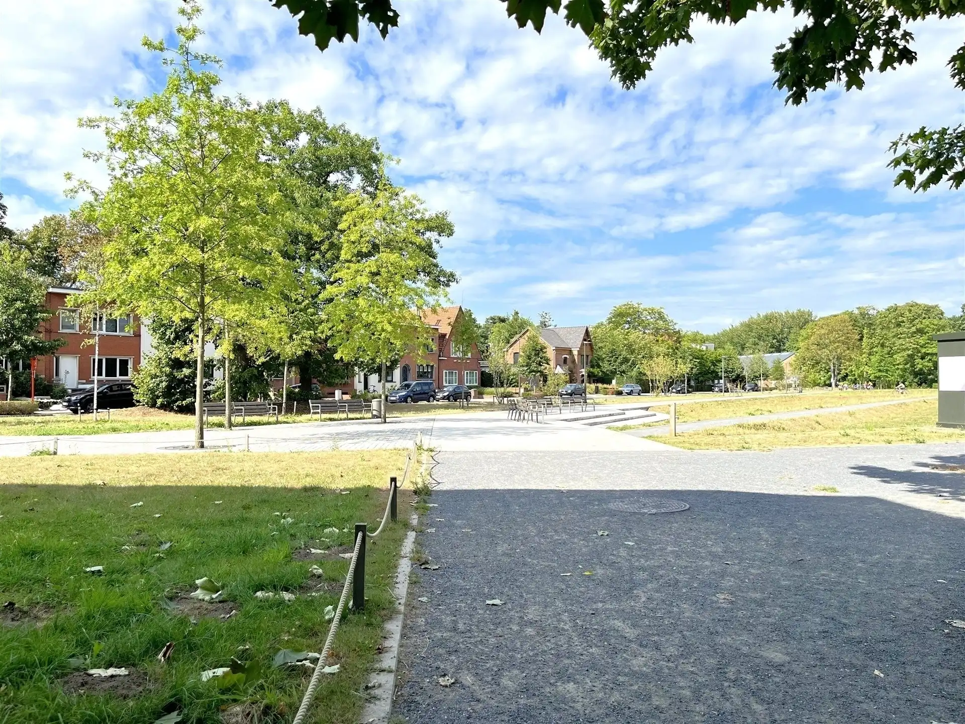 Gemeubeld 2slpk appt met terras en autostaanplaats! foto 15