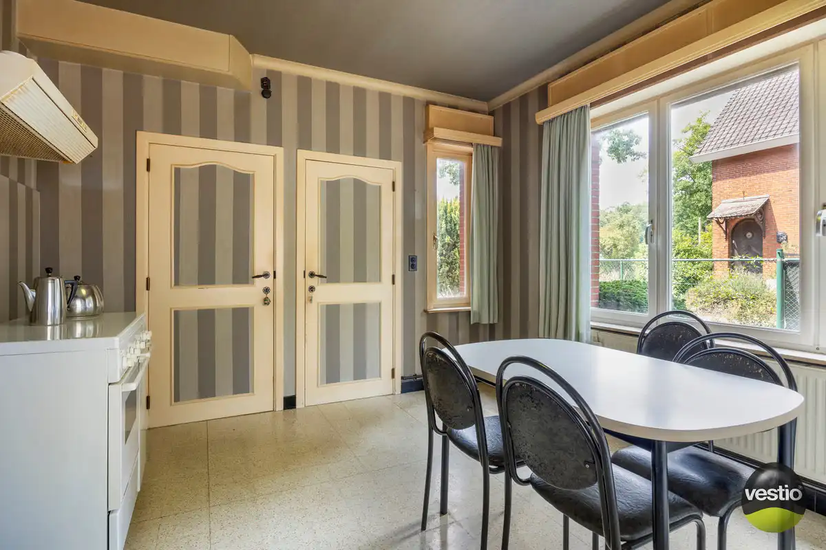 OP TE FRISSEN HALF VRIJSTAANDE WONING OP 7A87CA STADSRAND HASSELT. foto 11